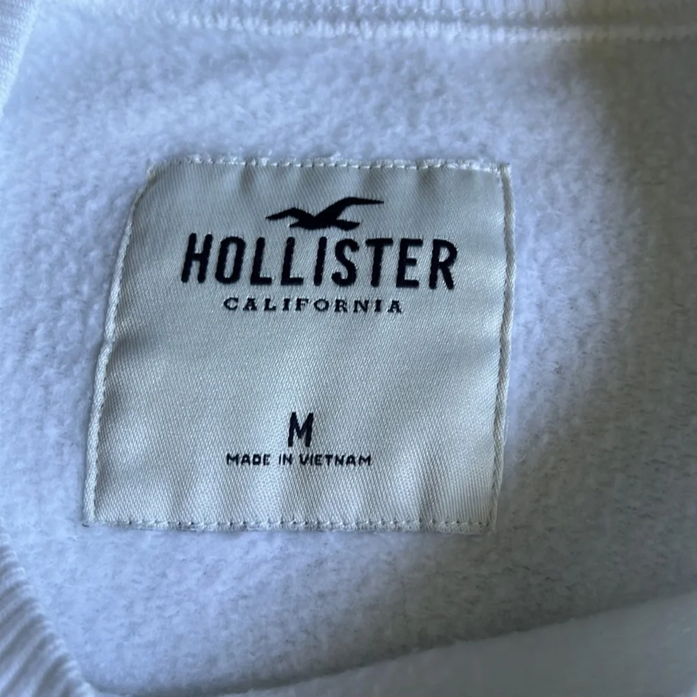 Hollister cropped sweatshirt size M medium. Flawless color! - Picture 2 of 4
